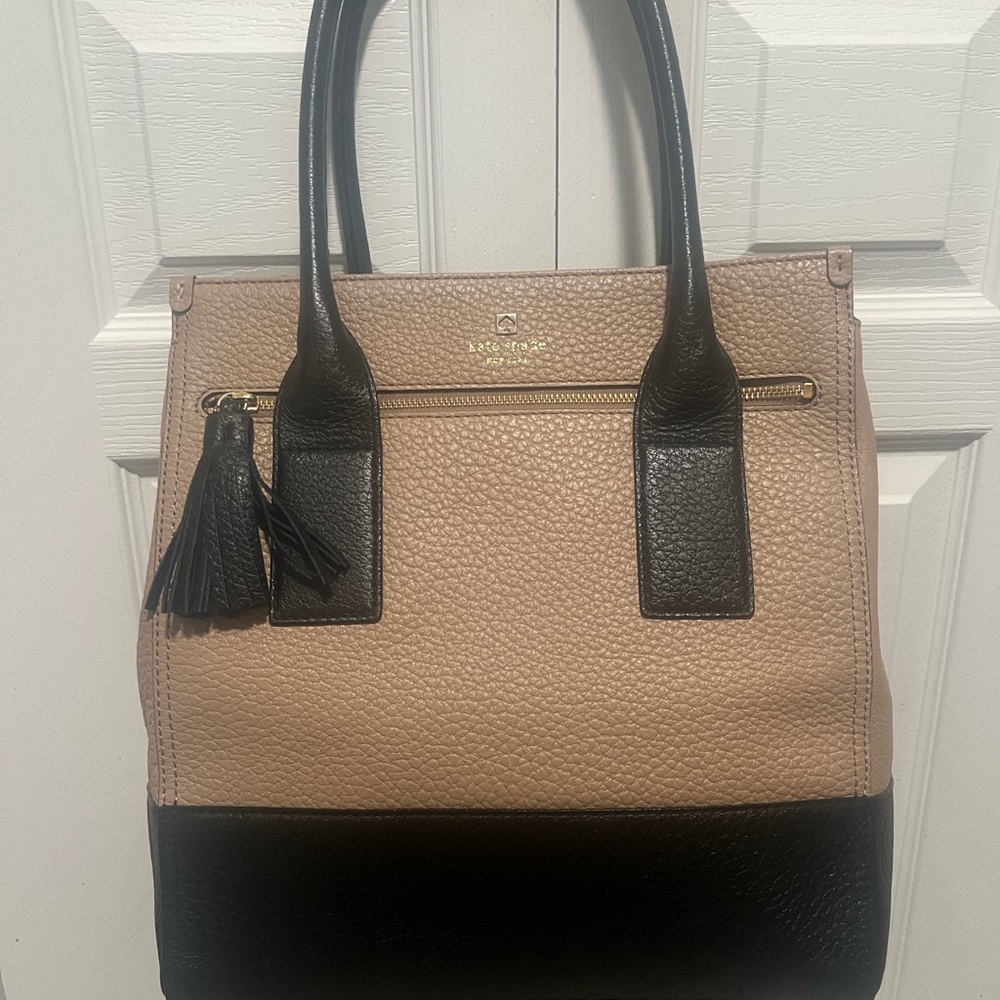 NWT Kate Spade Southport Ave Bag in Dune and Black.